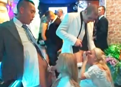 Голые невесты устраивают грандиозную секс оргию в ночном клубе