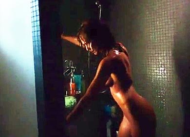 Обнаженная Джессика Альба принимает душ в х/ф «Мачете»