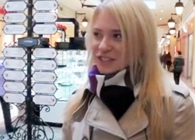 Пикаперы развели блондинку на секс в туалете кафе за деньги