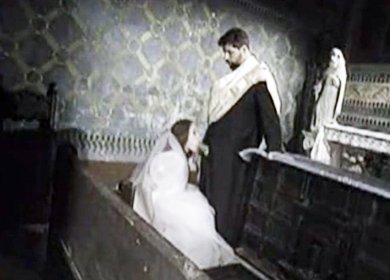 Священник ебет невесту в рот перед свадьбой