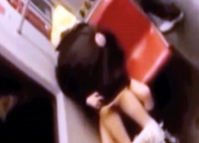 Пьяные любовники трахаются перед пассажирами метро